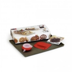 Kit 'Buche de Noel' Lekue avec 1 tapis de four + 1 decopen 2 embouts + 1 spatule