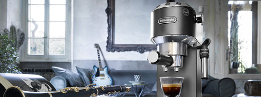 Machine à café Expresso ultra compact inox EC695M, Delonghi