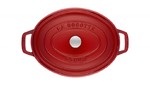 Cocotte en fonte Staub ovale cerise 31 cm avec couvercle a bouton laiton