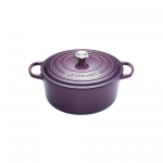 Cocotte Signature en fonte emaillee ronde 20 cm violet Cassis