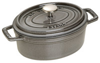 Cocotte en fonte ovale gris graphite 29 cm avec couvercle a bouton laiton