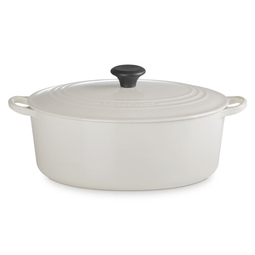 Cocotte Signature en fonte &eacute;maill&eacute;e ovale 27 cm Cr&egrave;me