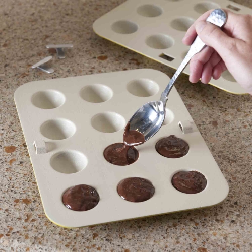 Moule 12 "Cake pops" en fonte d'aluminium Nordic Ware