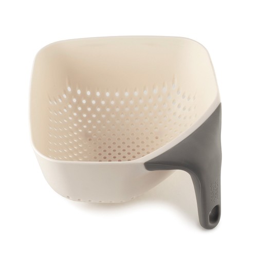 Passoire Carr&eacute;e Blanche