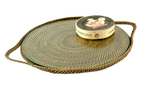 Plat à fromage avec verre