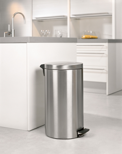 Poubelle &agrave; p&eacute;dale ronde 45l 'matclean' inox brosse anti taches