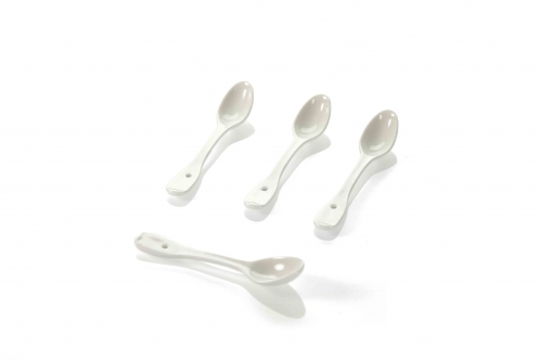 Set de 4 cuill&egrave;res &agrave; caf&eacute; Vieux Paris porcelaine blanche