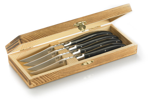 Set de couteaux à steak BASCO 4 unités présentées dans un joli coffret en bois d