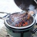 Big Green Egg MiniMax avec berceau à poignées et convEGGtor