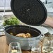 Cocotte en fonte ovale gris graphite 37 cm avec couvercle à bouton laiton