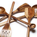 Spatule perforée en acacia