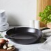 Staub Poêle fonte ronde 26 cm 2,1 L Noir mat