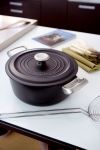 Cocotte 'actuel' Noire  ronde 26  cm 6.3 l. bouton et poignees en inox