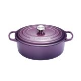 Cocotte Signature en fonte emaillee ovale 31 cm violet Cassis