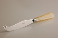 Couteau a fromage Omega nacre naturel
