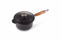 Saucier en fonte emaillee avec poignee bois avec couvercle 18 cm Noir Mat