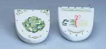 Lot de  4 cale assiettes en porcelaine d&eacute;cor vert Asperges & Artichaud