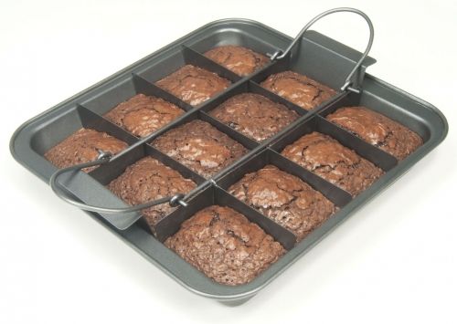 Moule m&eacute;tal 12 parts de brownies
