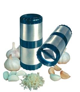 Moulin &agrave; ail inox + rouleau &eacute;plucheur