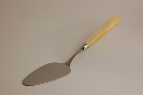 Pelle à tarte Omega nacré naturel