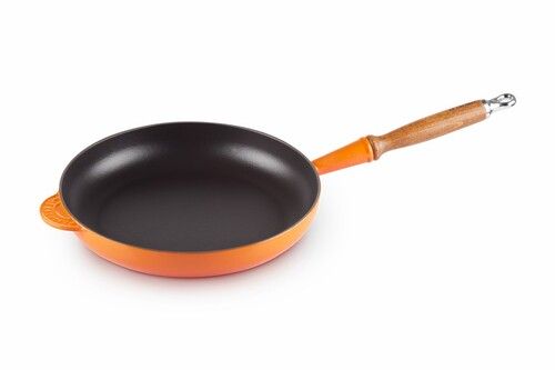 Po&ecirc;le En Fonte &Eacute;maill&eacute;e avec Manche en Bois 24 cm Volcanique