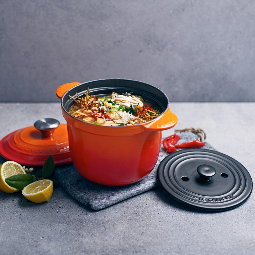 Le Creuset - Plat a gratin et a four en fonte émaillée (1) - Catawiki