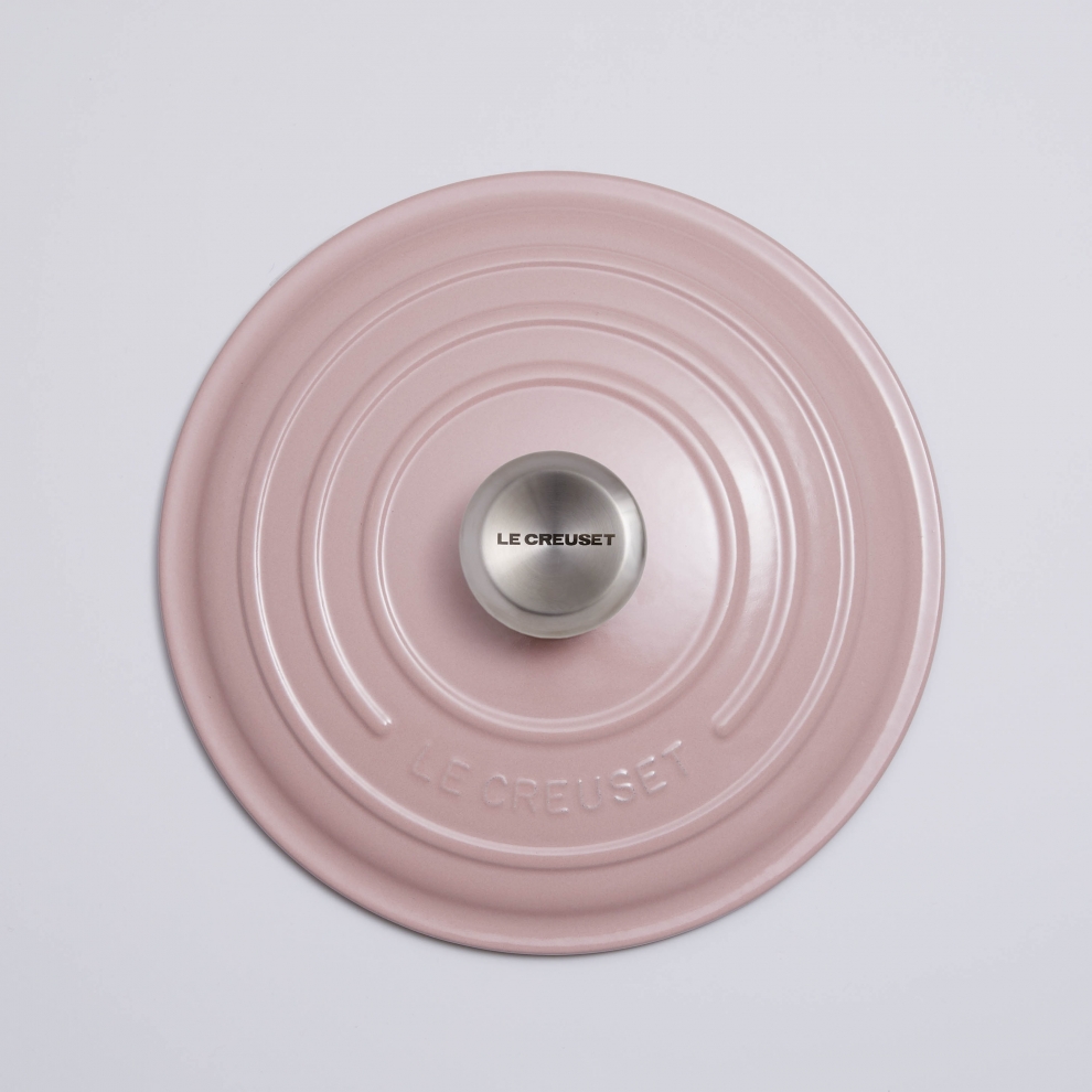 Cocotte ovale 29cm en fonte émaillée chiffon pink - le creuset