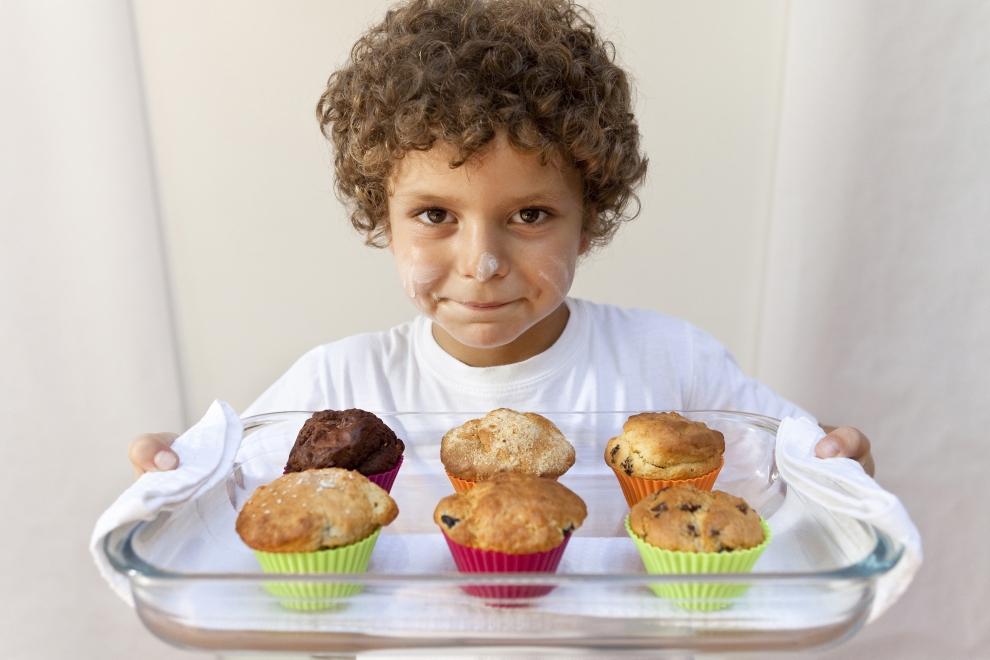 Kit Muffins & Kids Lekué : 1 Poche à douilles Decomax + 6 Cup Cake + une  spatule - 3000000SURM017 - LEKUE
